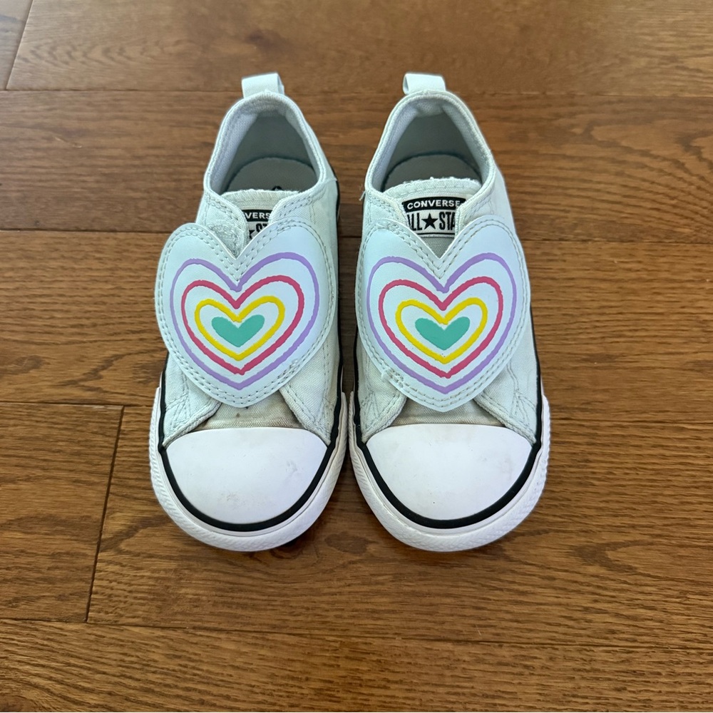 Converse Chuck Taylor All Star Heart Sneaker